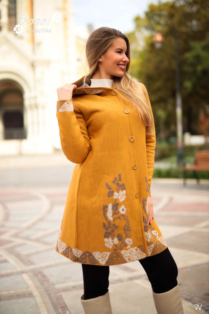 Stylish outfit with the Anita coat in mustard yellow.